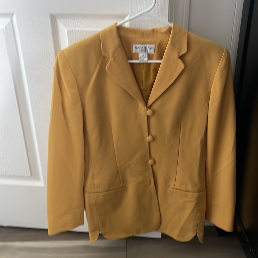 Mustard yellow blazer